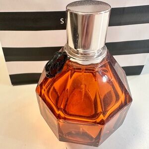 VIKTOR&ROLF
Flowerbomb Tiger Lily